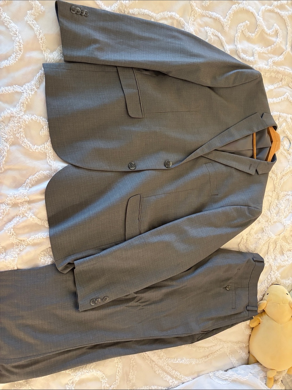 Kenneth Cole Reaction Men's Gray Two-Piece Suit - Notch Lapel Blazer & Trousers
